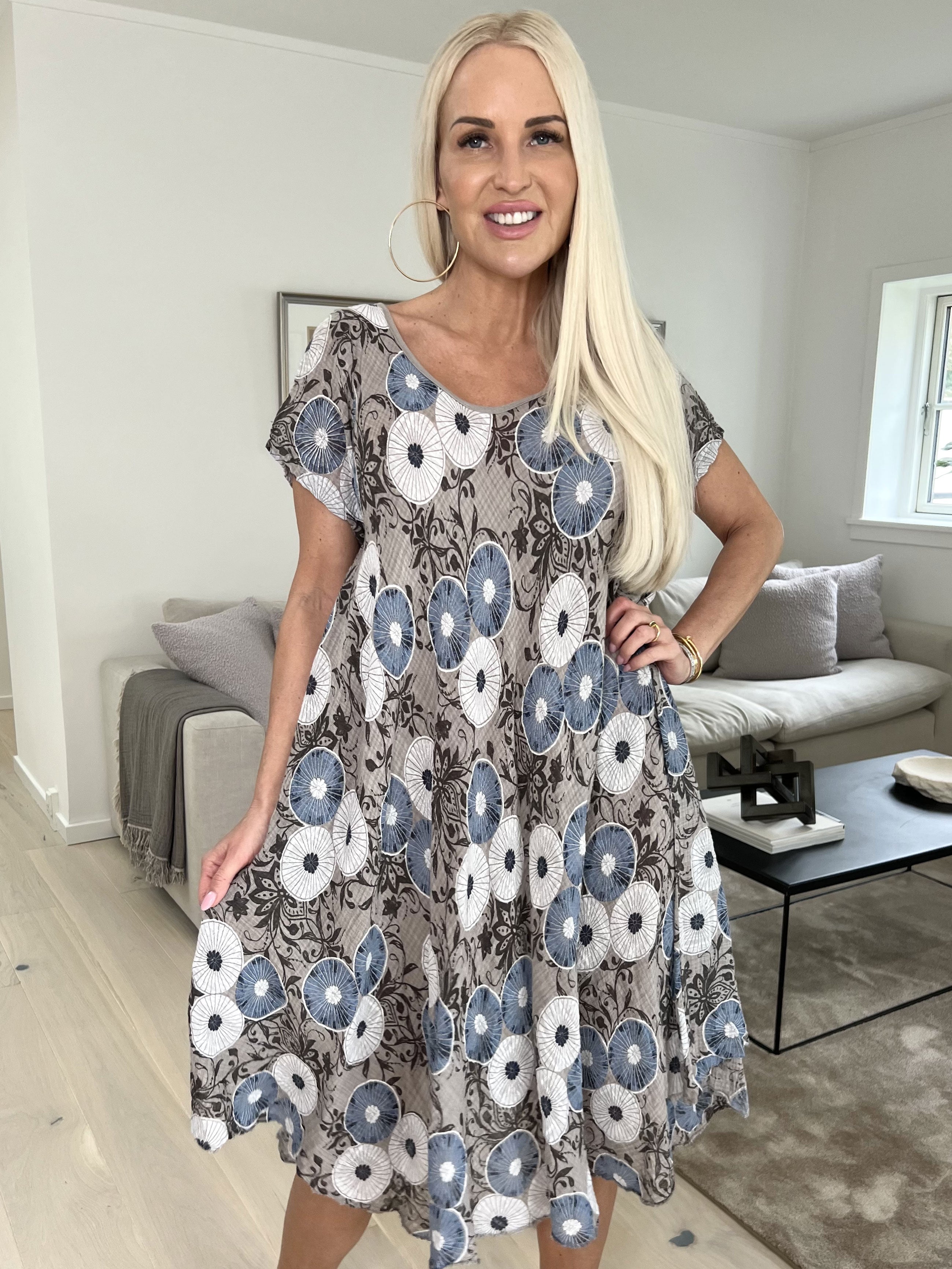 Delphine - Klänning i bomull med motiv